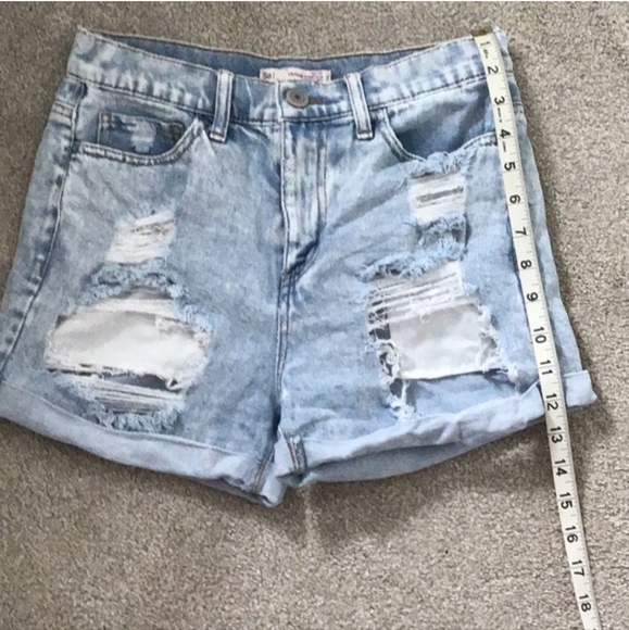 Ripped distressed shorts - Picture 9 of 10